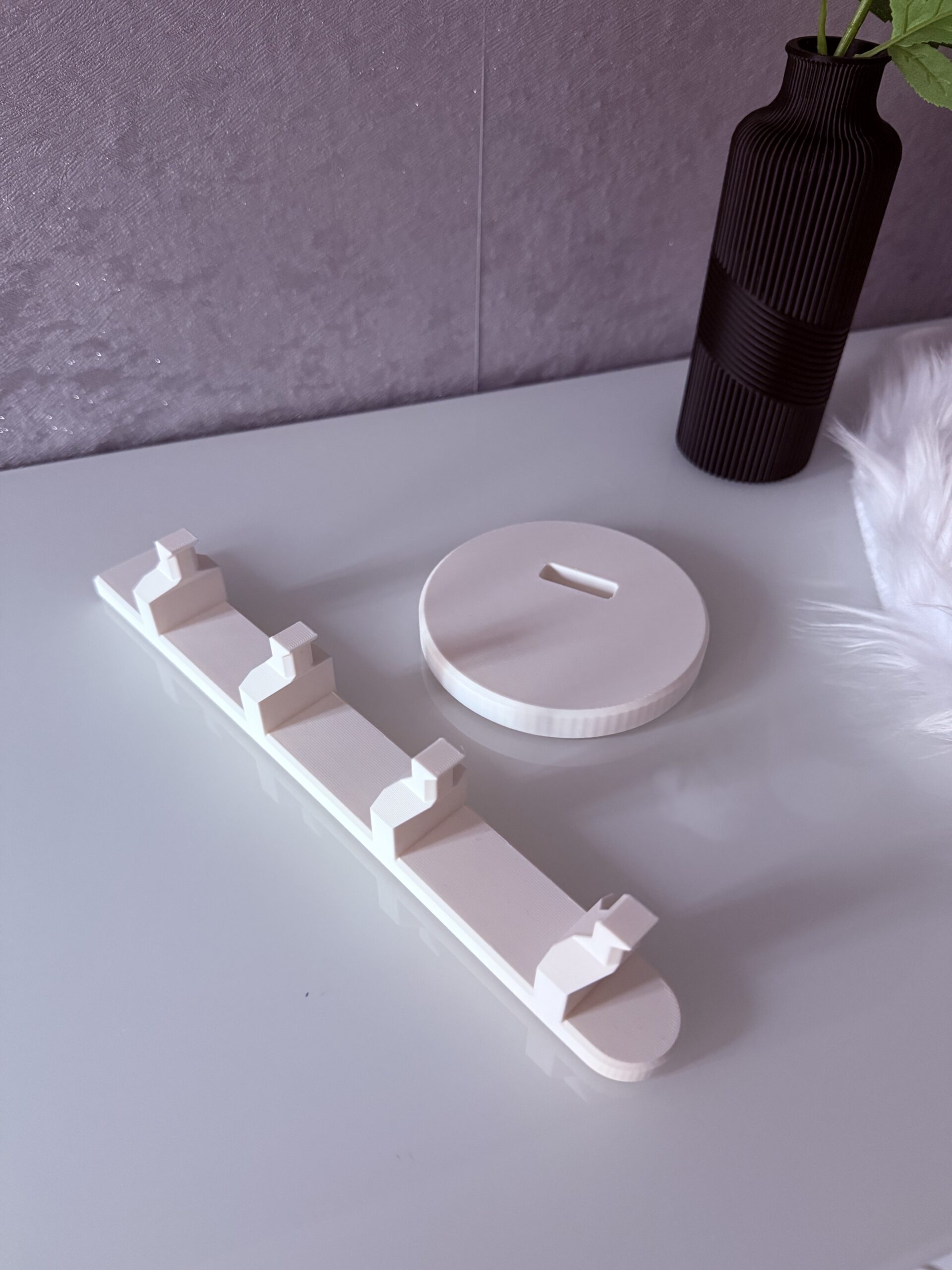 Minimalist 4'lü Gözlük Standı – Modern Masaüstü Düzenleyici - Görsel 3