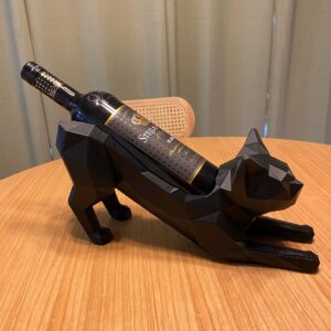 Esneyen Kedi Şarap Standı